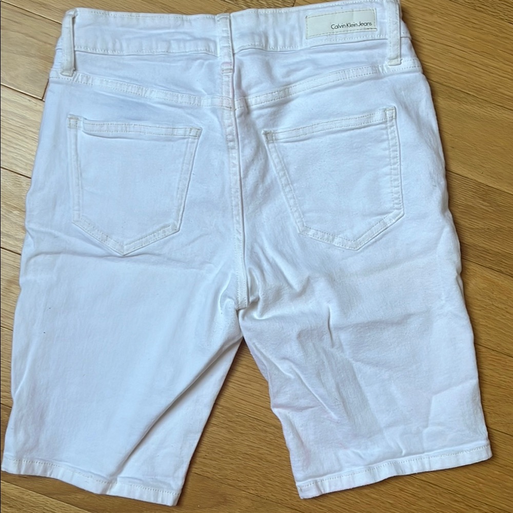 Calvin Klein White Jean City Shorts - Picture 8 of 11